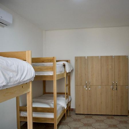 Me & You Hostel Tiranë Eksteriør bilde
