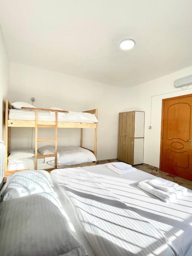 Me & You Hostel Tiranë Eksteriør bilde