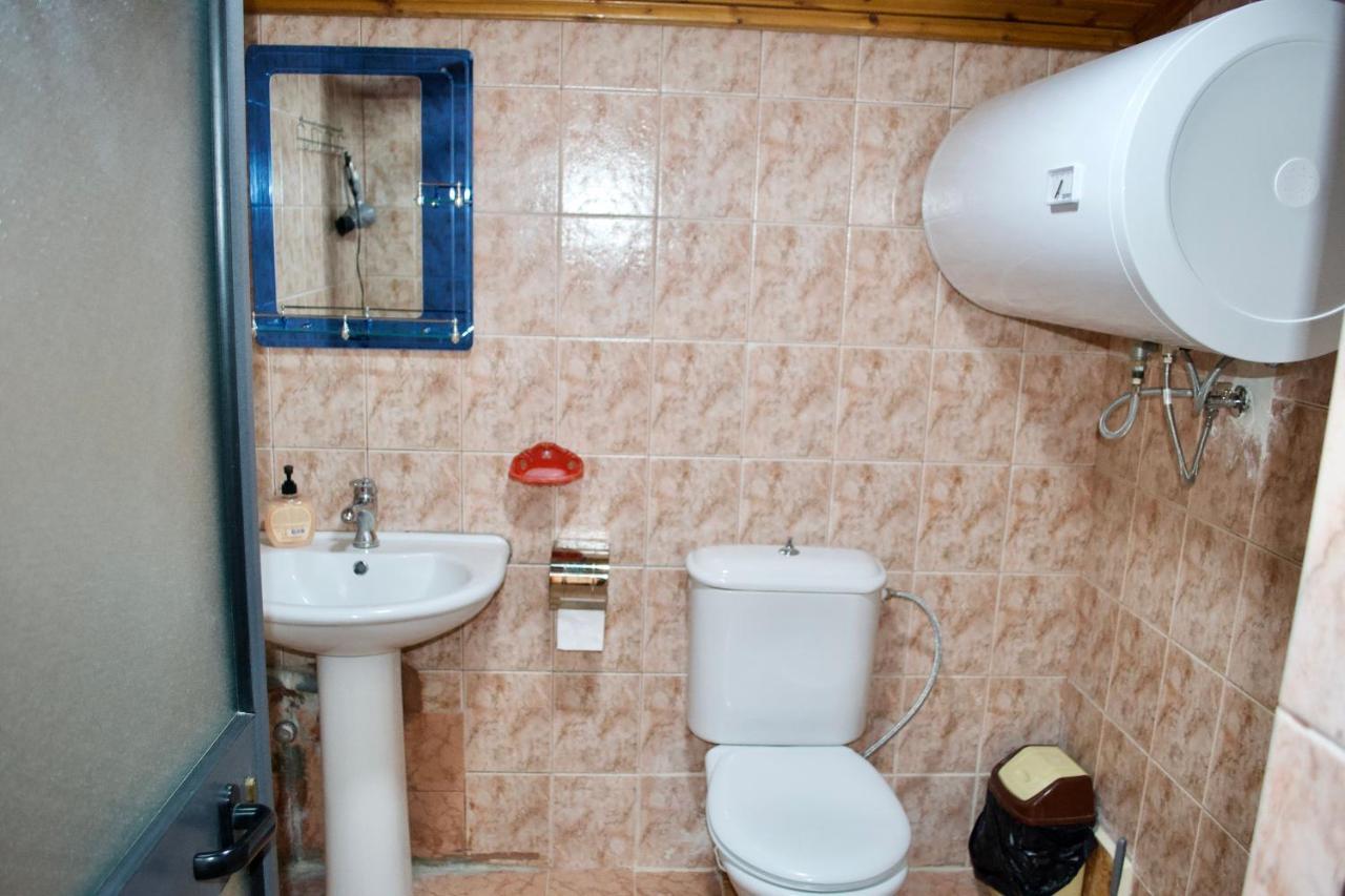 Me & You Hostel Tiranë Eksteriør bilde