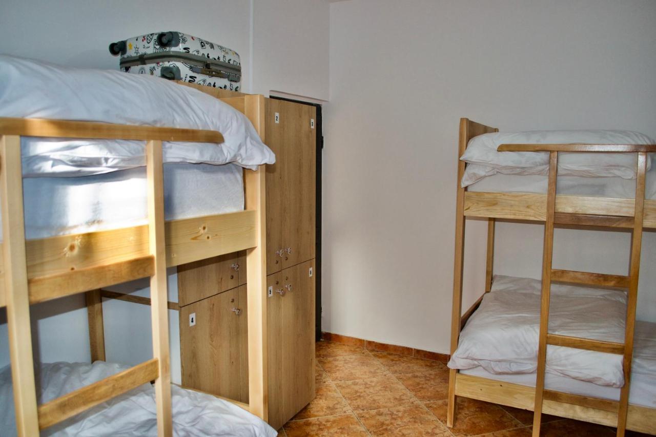 Me & You Hostel Tiranë Eksteriør bilde